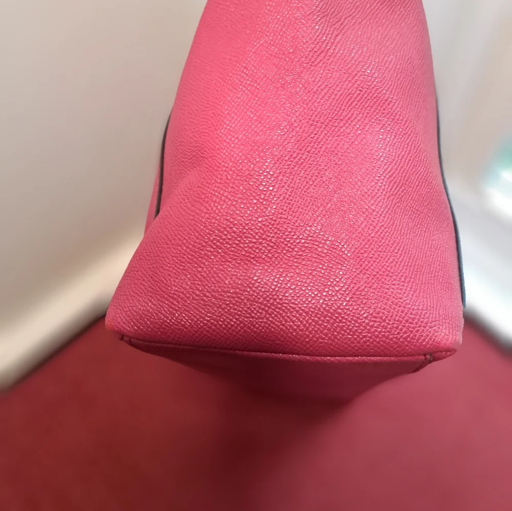 Coach Ava Pink Leather with Gold Chains Shoulder Bag Great Condition Like NEW 🥰 - Picture 5 of 9